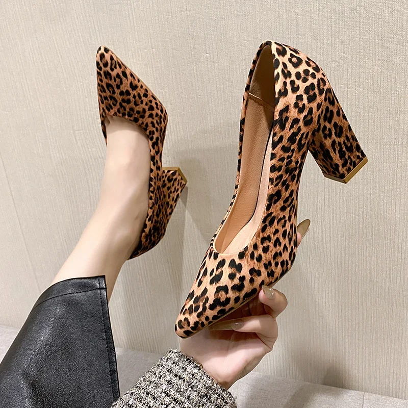

New Working Large Size Temperament Thick with Leopard Print Pointed Fashion Light Mouth Sexy High Heels Women's Single Shoes