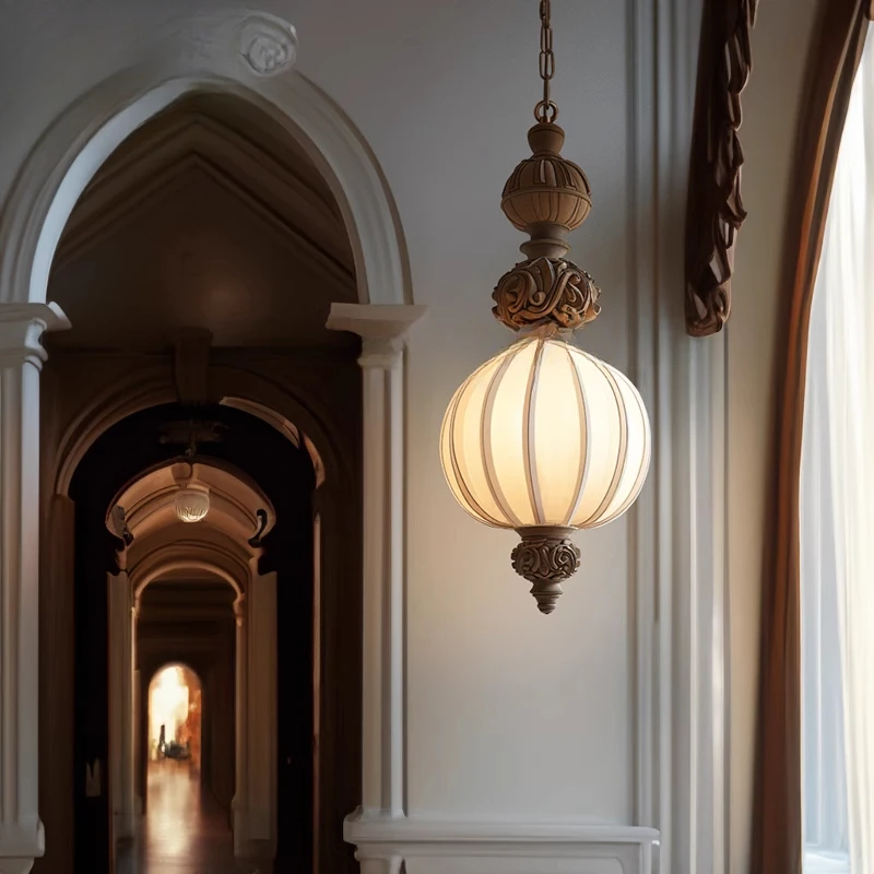 フレンチアンティークシャンデリア、寝室ベッドサイド廊下入り口、レトロな小さなシャンデリア、わび砂風丸太色彫刻