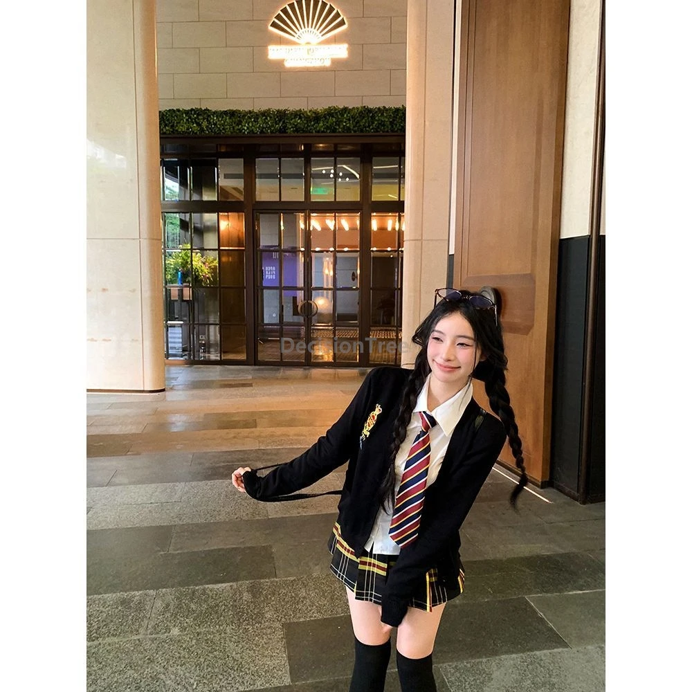 معطف JK على طراز الأكاديمية الكورية لعام 2025، معطف حياكة مطرز، قميص أبيض كلاسيكي متعدد الاستخدامات، تنورة عصرية ذات ثنيات #3