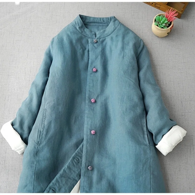 سترة نسائية شتوية طويلة جديدة لعام 2025 على الطراز الصيني بياقة واقفة وجيب بأزرار معطف نسائي سميك ملابس خارجية غير رسمية بأكمام طويلة