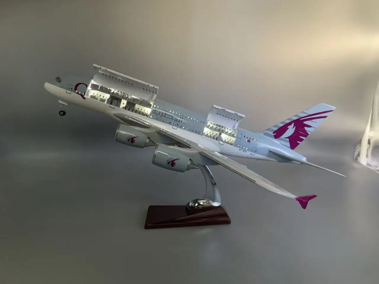 Scale Aircraft 46cm Air QATAR A380 Diecast Plane Model Qatar Simulated Airplane Collection Souvenirs Plane Display