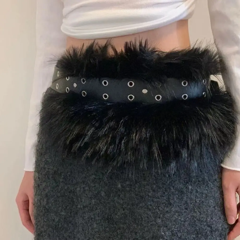 

Personality PU Leather Leather Fur Belt Faux Fur Rivet Furry Waistband Korean Style Retro Plush Belt Dress Decoration