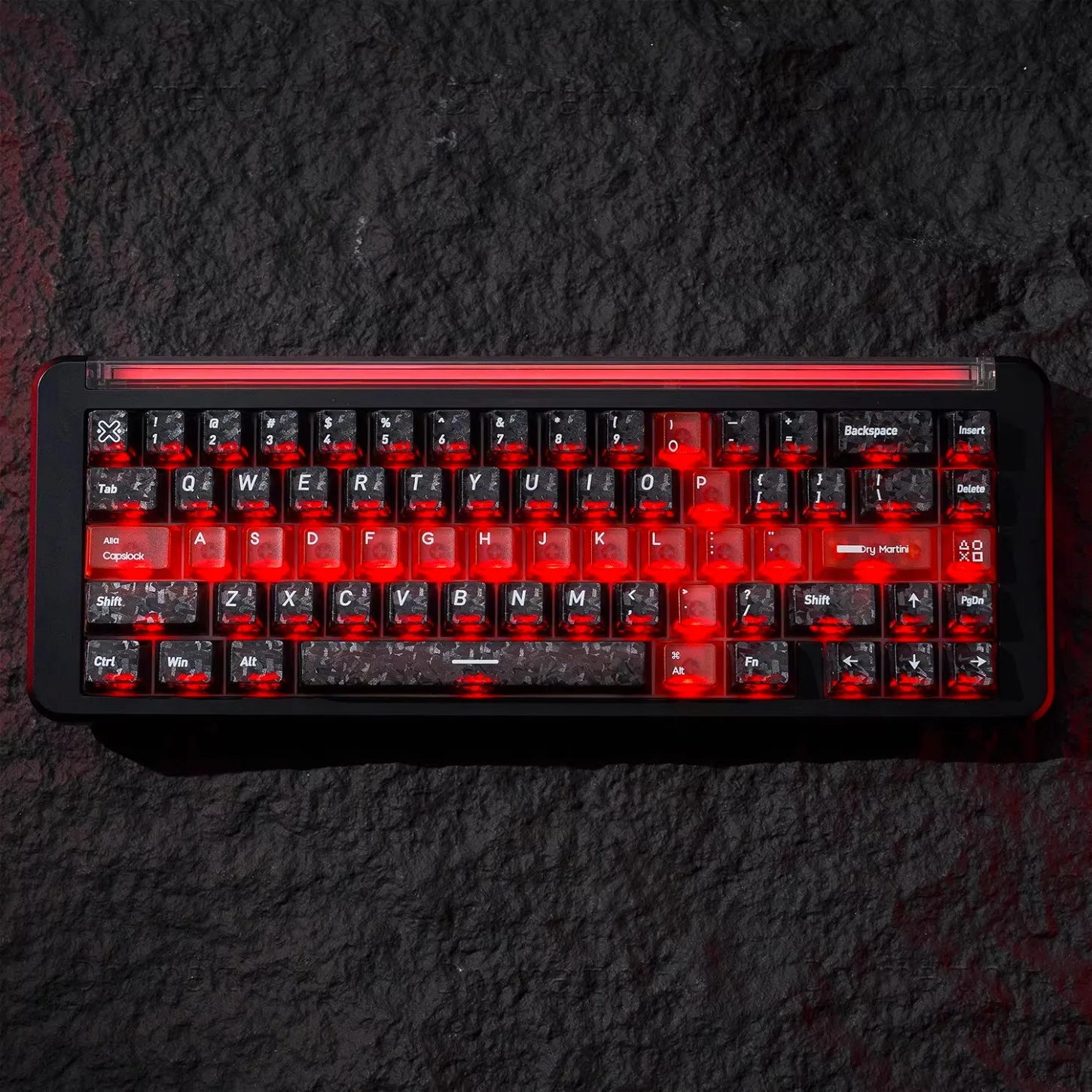 

Stone Sword Matte Mist Transparent PC Red Transparent Keycap Cherry Carbon Fiber 135 Key Suitable for Mechanical Keyboard