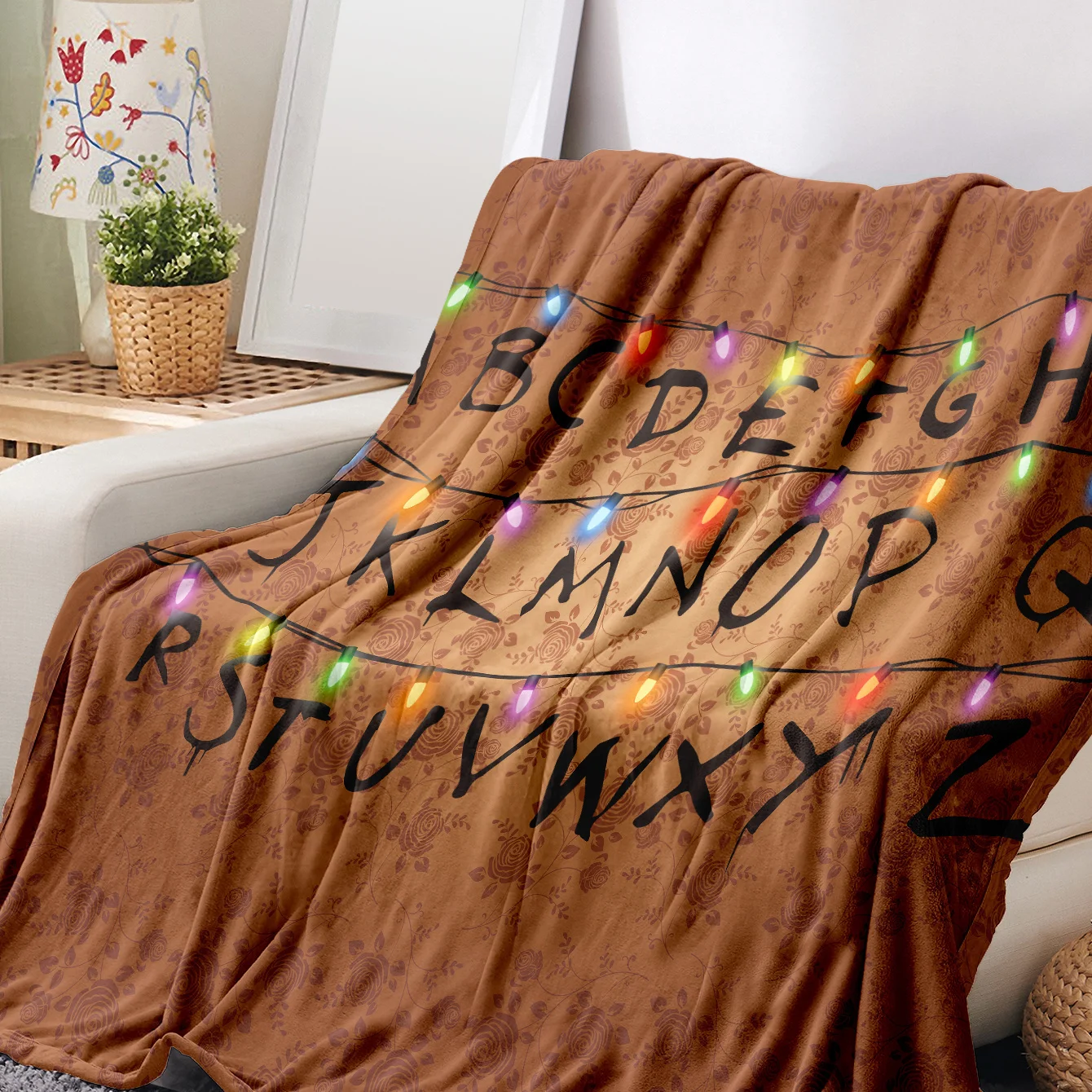 Str-an-g-er Thi-ngs Lamp Letter Blanket Flannel Blanket Comfortable Warm Soft Plush Blanket Suitable for Sofa