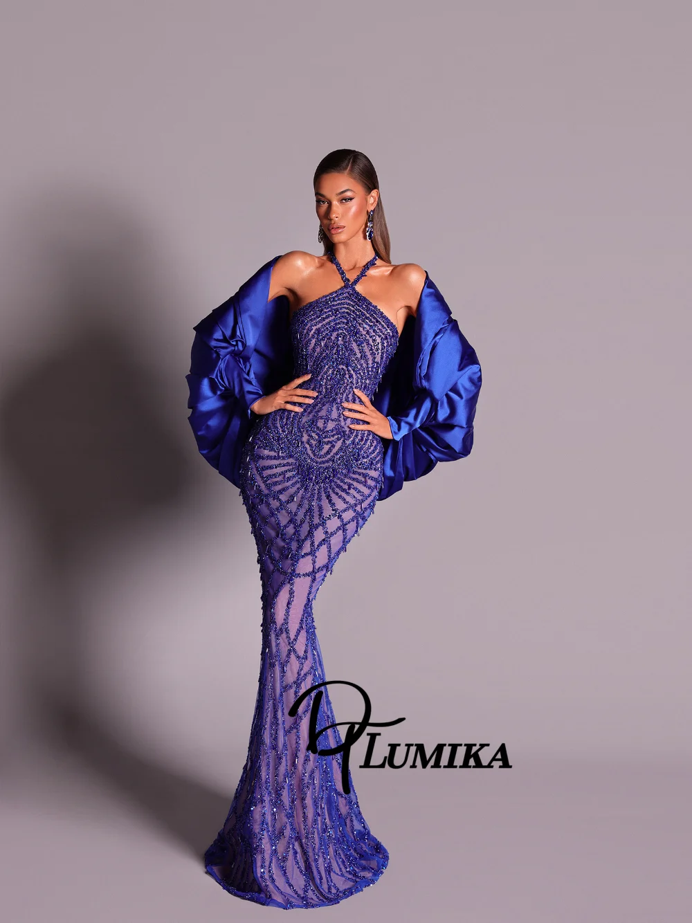 

Glamorous Beaded Halter Neck Mermaid Cocktail Gown Royal Blue Satin Jacket Sexy Shiny Evening Dress For Prom & Formal Occasions