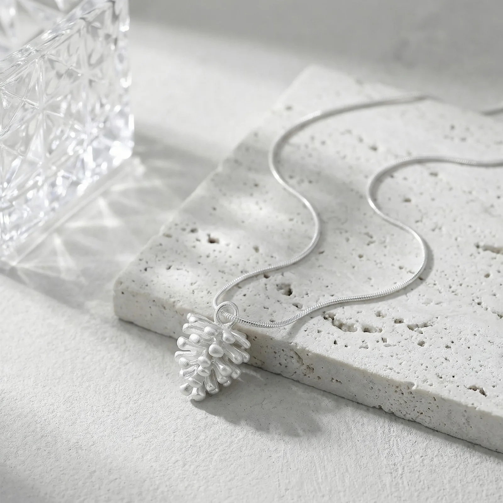 Modische Silberfarbene Geometrische Tannenzapfen-Anhänger Verstellbare Lange Kettenkette für Damen Zierliche Alltags-Halskette Luxus-Schmuck Geschenk – Detail 5