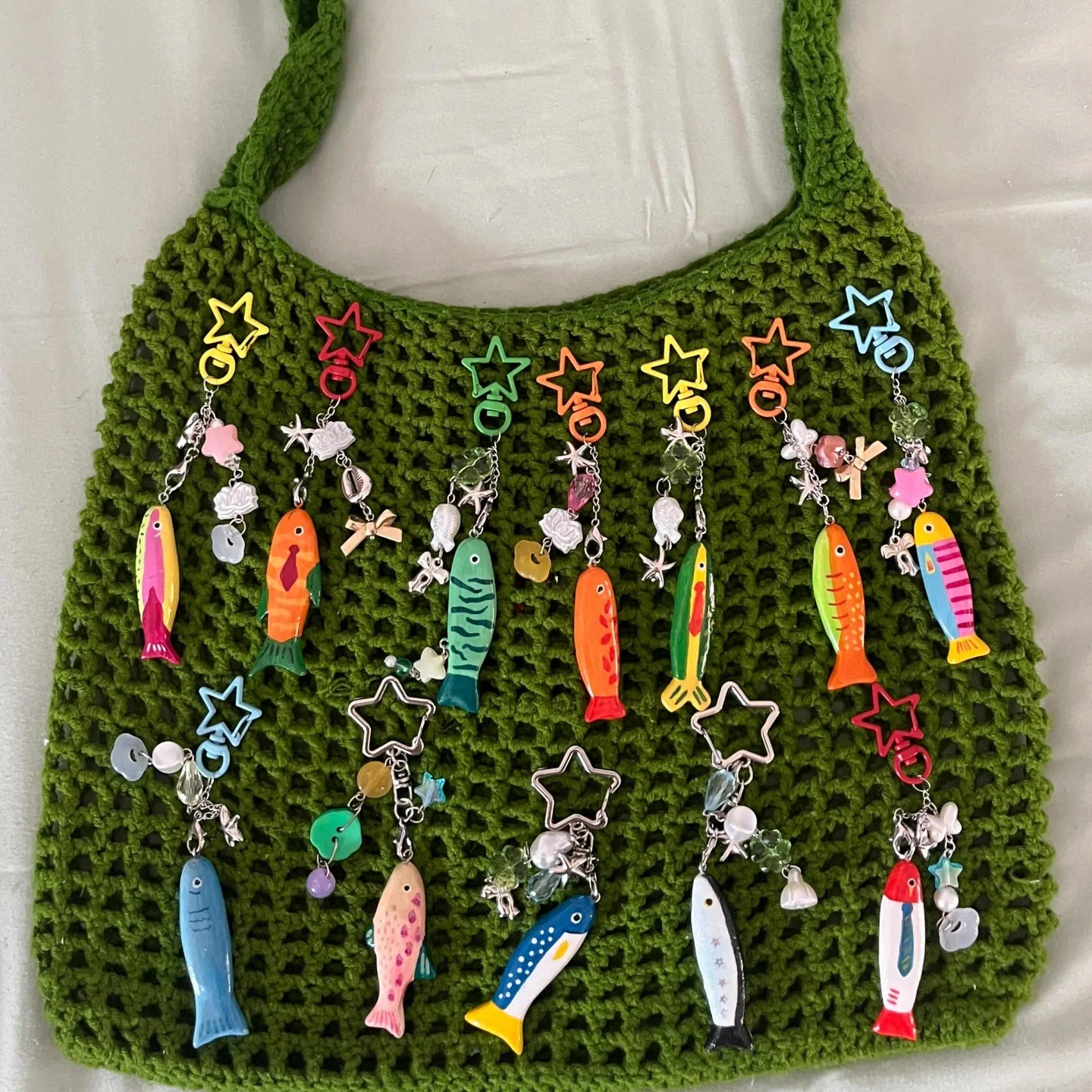 Bunte handbemalte Cartoon-Fisch-Anhänger aus Kupfer, niedliche Ornamente für Halsketten, Armbänder, Taschenanhänger, DIY-Schmuckherstellung – Detail 4