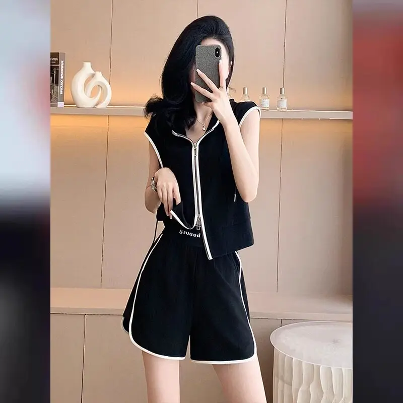 

Black Hooded Casual Sports Suit Women's Spring and Summer High-end Short Sleeved Shorts Two-piece Set