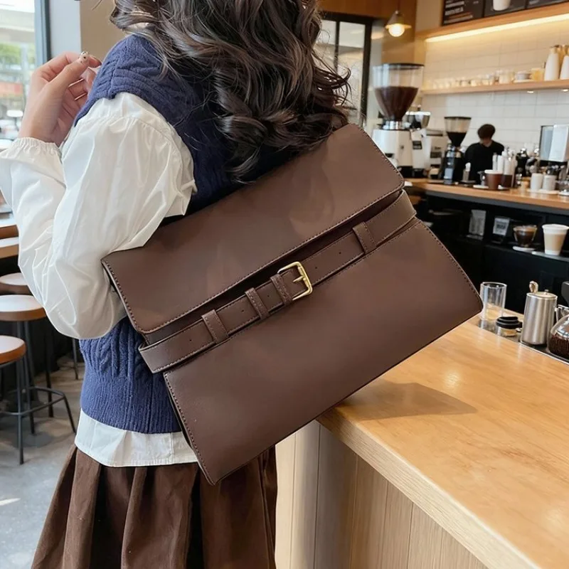 Versatile Shell Bag Maillard Style Floral Accent Crossbody Underarm Bag Daily Use Exquisite