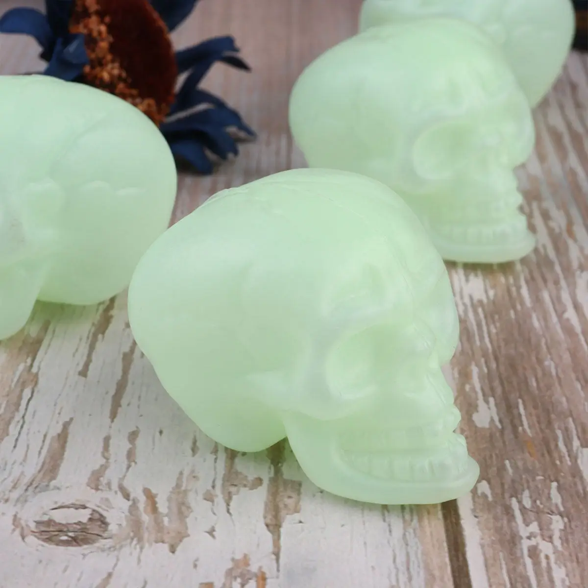 

20Pcs Glow Dark Luminous Skull Halloween Horror Theme Party Props Light Decoration Luminous Skull Party Props