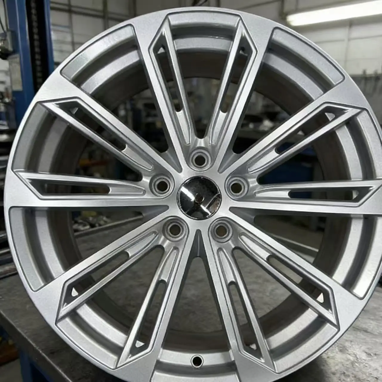 

OEM Silver Original Style Multi-spoke Aluminum Alloy Passenger Car Wheel Hub for Audi