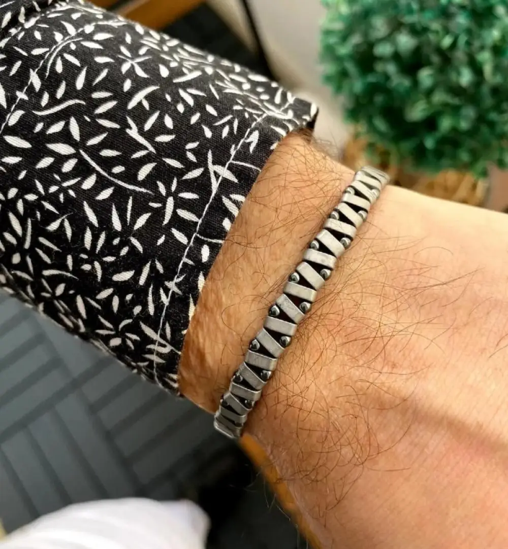 

New In Trendy Retro Hip Hop Niche Design Iron Flake Beaded Bracelet for Man Matching Bracelets Stanley Cup Joyeria Jewelry