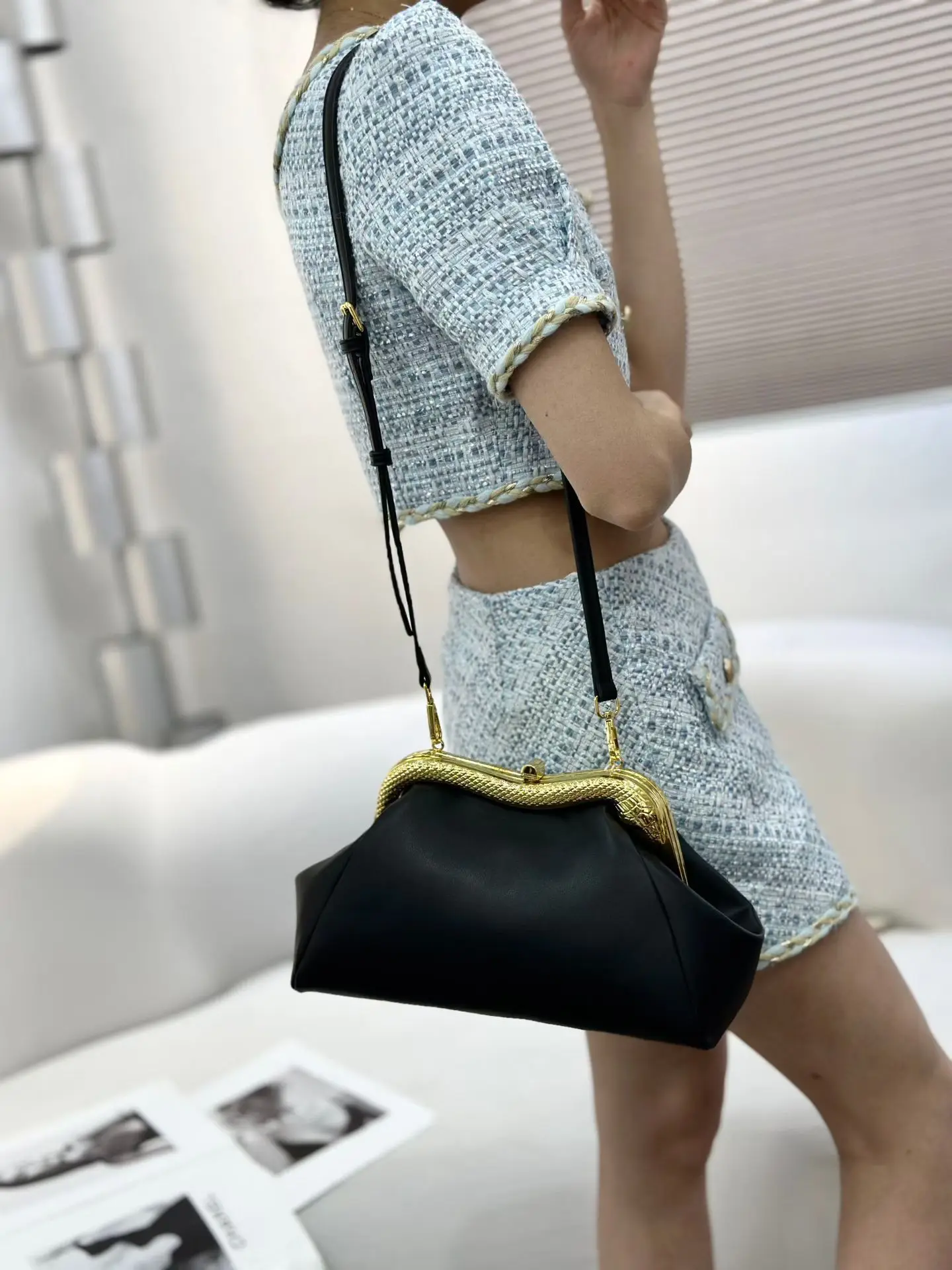 luxury-casual-minimalist-diaper-bag-large-capacity-trendy-leather-crossbody-handbag-for-women-classic-designer-tote-bag
