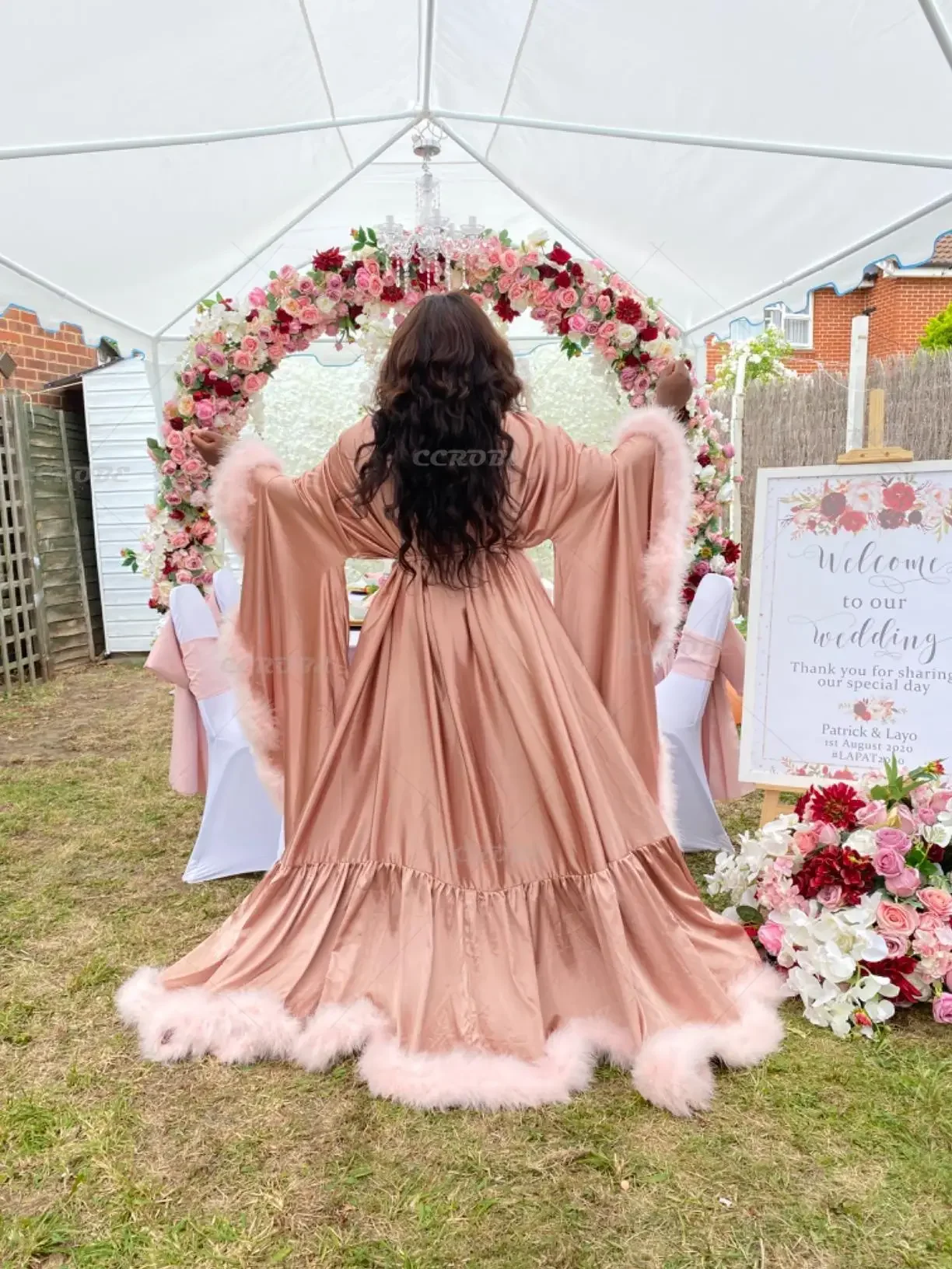 Albornoz largo de lujo para mujer, lencería con mangas acampanadas, bata de plumas de seda satinada, vestido de boda, vestido de maternidad