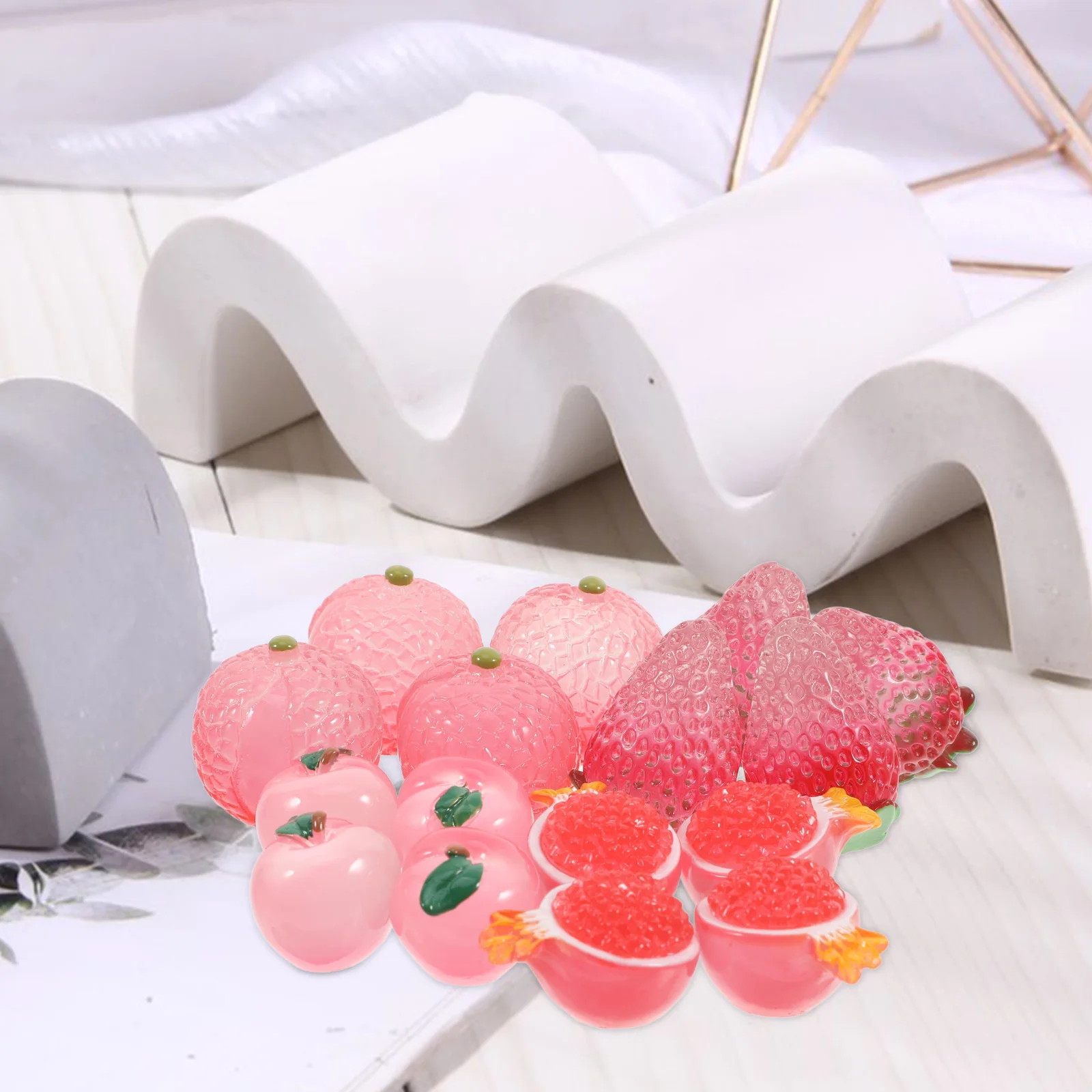 

16Pcs Mini Resin Fruit Ornaments Luminous Small Fruits for DIY Craft Decorations Photo Frame Props
