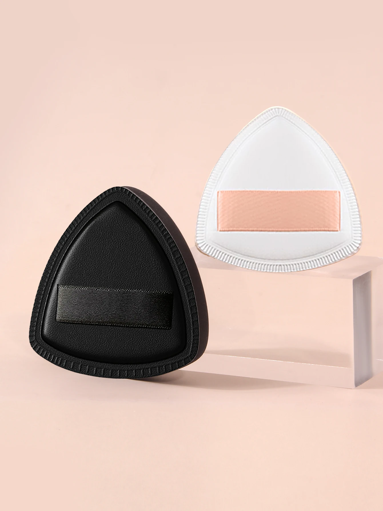 2PCS Super Soft Marshmallow Powder Puffs for Wet and Dry Use for Daily Makeup Touch-ups, Black and White Sponge Powder Puffs