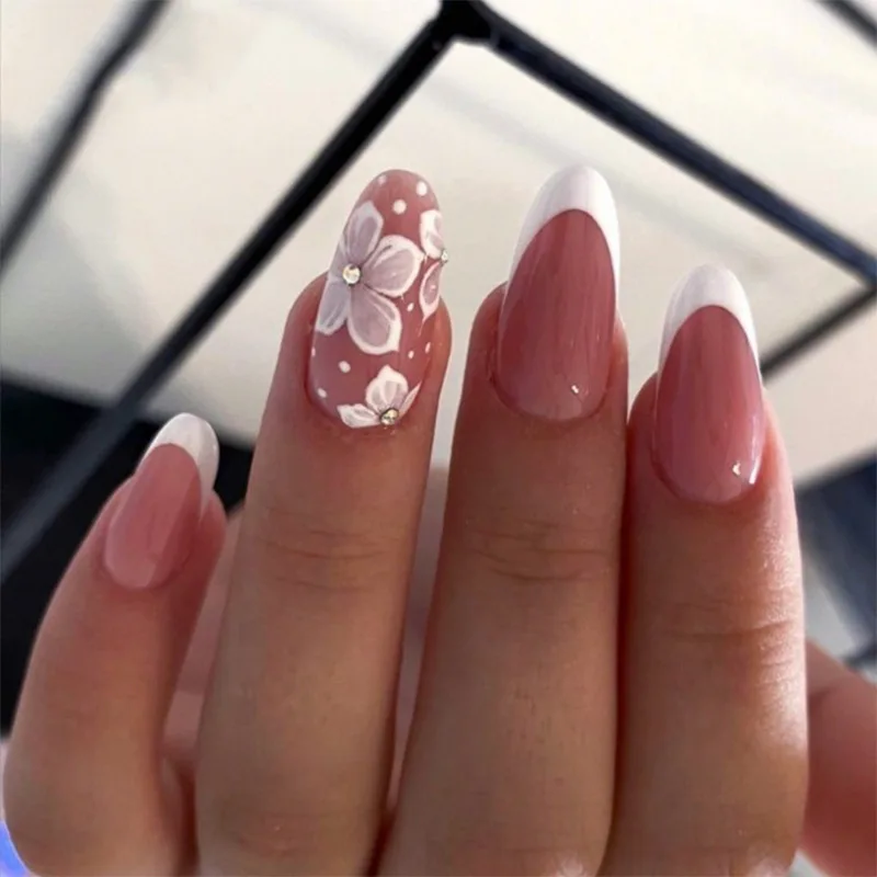 

24pcs French White Flower Flash Diamond Press on Nails White Flowers Almond Fake Nails Full Cover Wearable False Nails