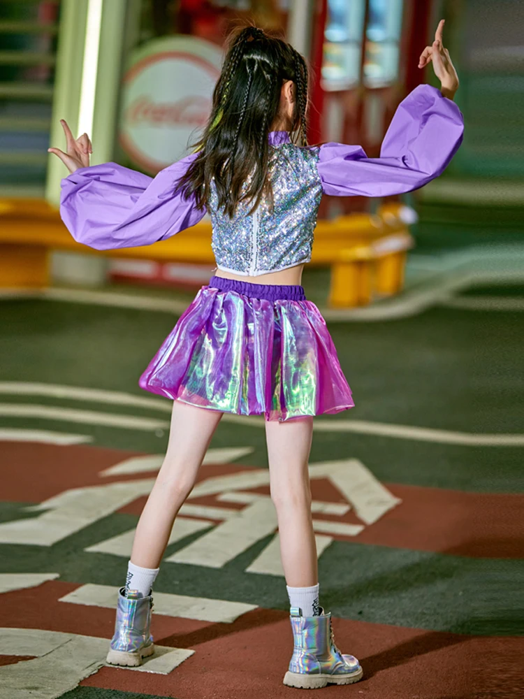 子供のためのステージパフォーマンスの彫刻服、モダンなダンスコスチューム、女の子のためのヒップホップの服、紫のスパンコールの衣装、ジャズ