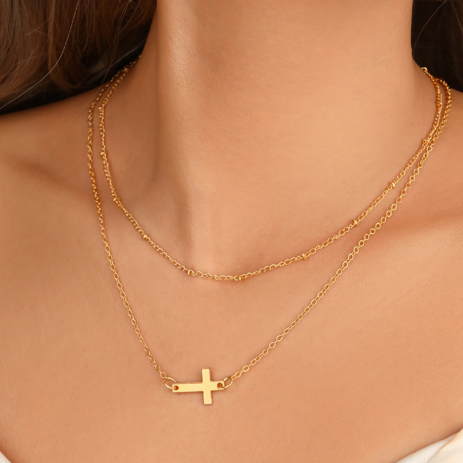 1Pcs Hot Selling Fashionable Versatile Cross Layered Collarbone Necklace with Women's Niche Design and High-End Sense Accessory