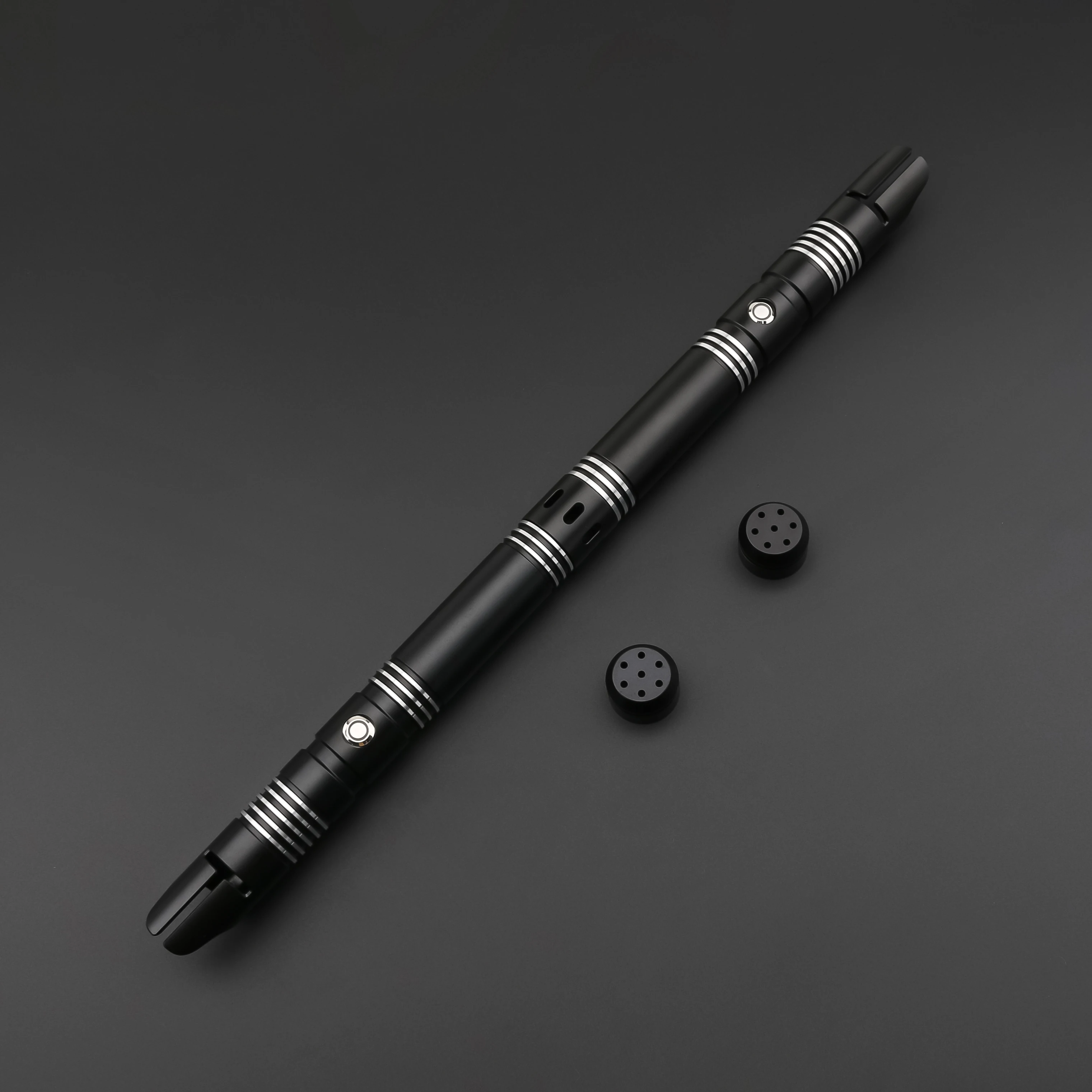 TXQSABER Smooth Swing Lightsaber ของเล่น Blaster โลหะ Hilt บลูทูธพิกเซล RGB 12 สี EffectsToys Juguetes คอสเพลย์เลเซอร์ SABER