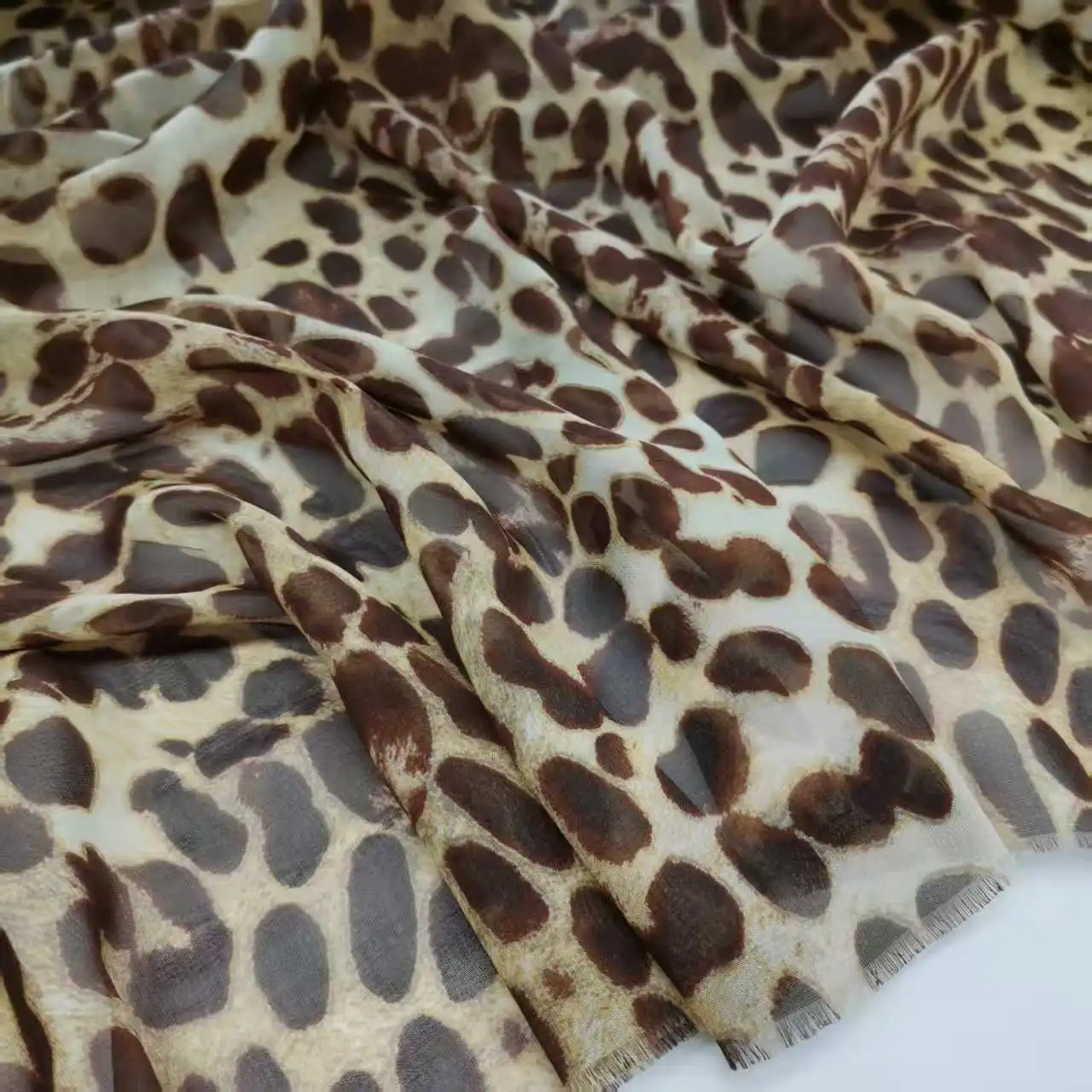 Tissu de couture en soie naturelle Léopard 100% Soie de mûrier Matériel de couture DIY pour vêtements