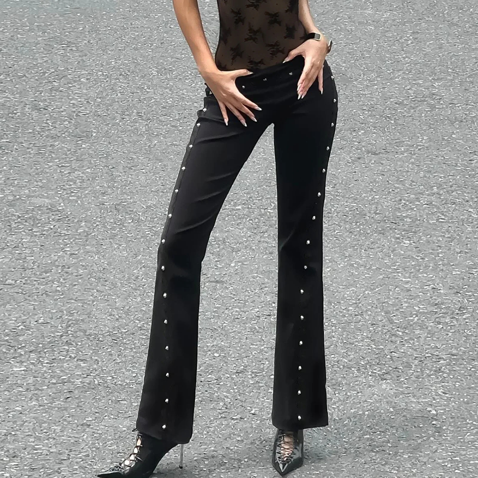 Pantalones informales bajos con decoración de remaches para mujer europea y americana, nueva moda de otoño, personalidad, diseño de calle americana