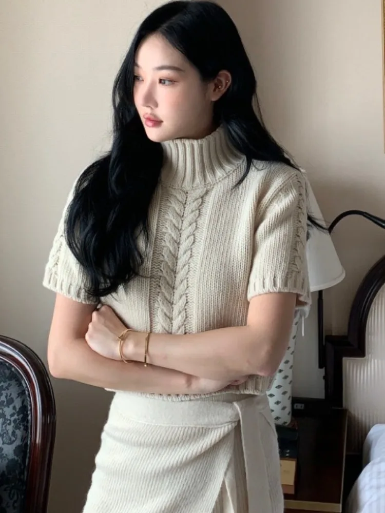 

Retro Chic Loose Fit ort Sve Knitted Sweater Stand Collar Inner Wear Casual Versatile Autumn 2025 Faion Ladies Knitwear