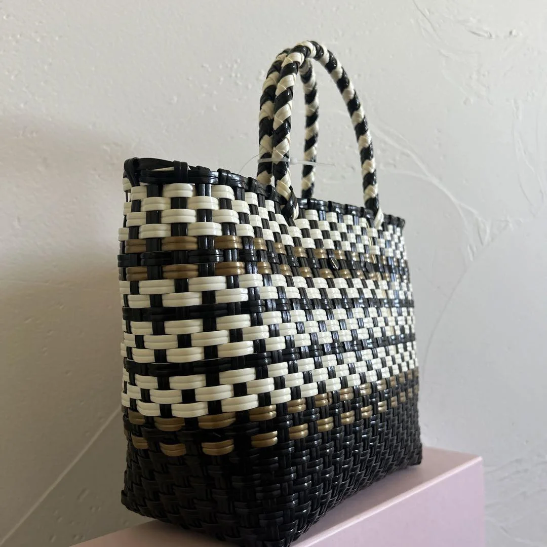 Handcrafted Fashion Bag - Trendy PVC Eco-Friendly Beach Tote, Popular Versatile Market Basket