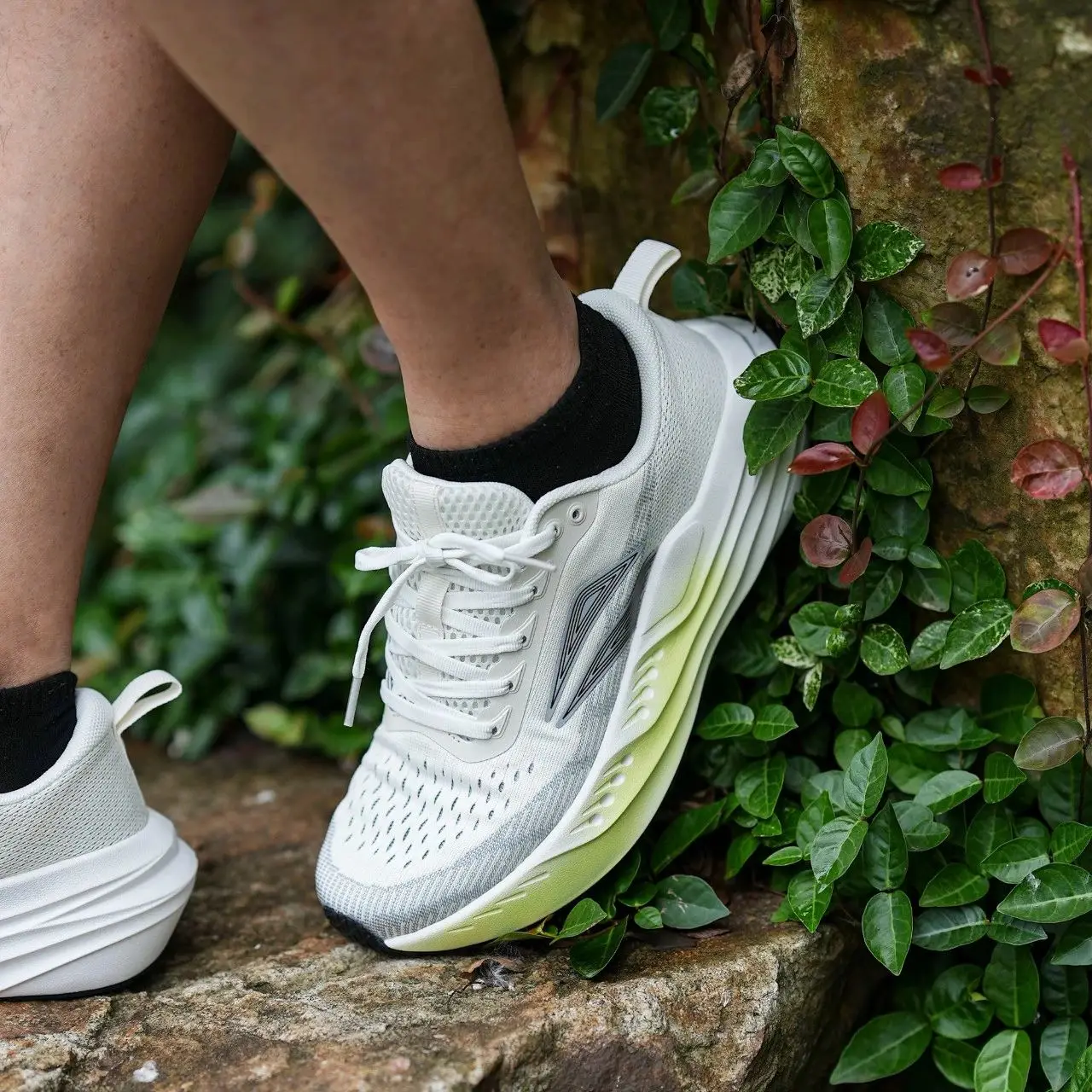 Men's Walking and Jogging Shoes Unisex Comfortable Thick-Sole Sports Casual Shoes Comfortable Running Sports Shoes