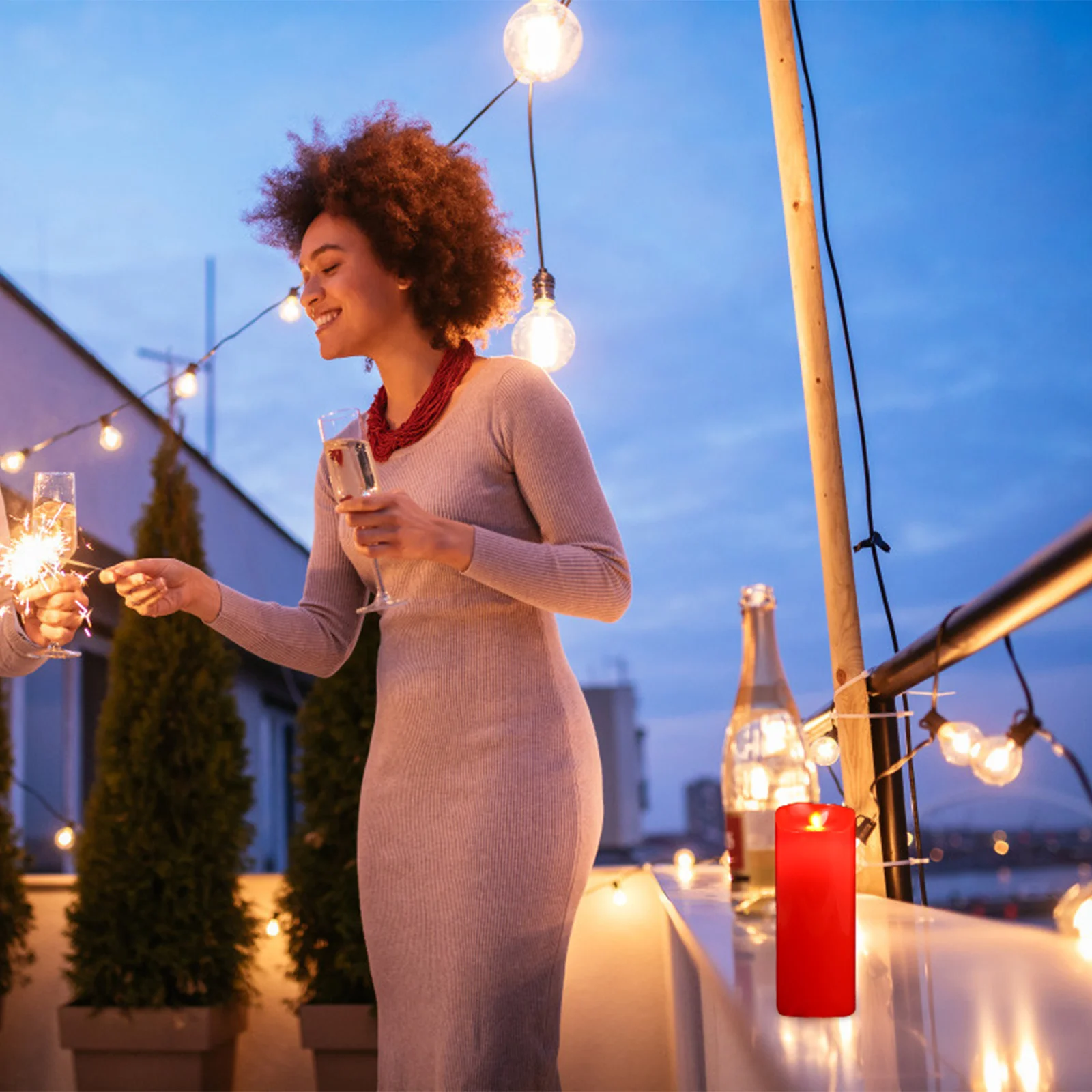 مجموعة من شموع LED حمراء بدون دخان وبدون لهب مع جهاز تحكم عن بعد، إضاءة دافئة ومتذبذبة لأعياد الميلاد والزفاف