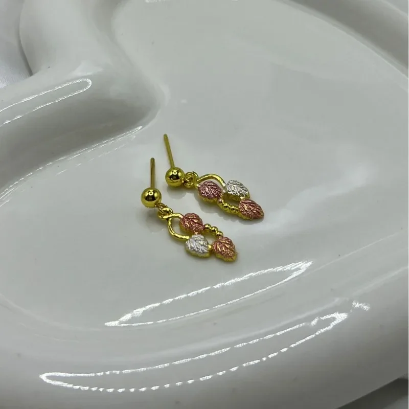 Women's Two-Tone Leaf Earrings with Premium Feel, Light Luxury Niche Design, New Style, Simple, Exquisite and Elegant Jewelry
