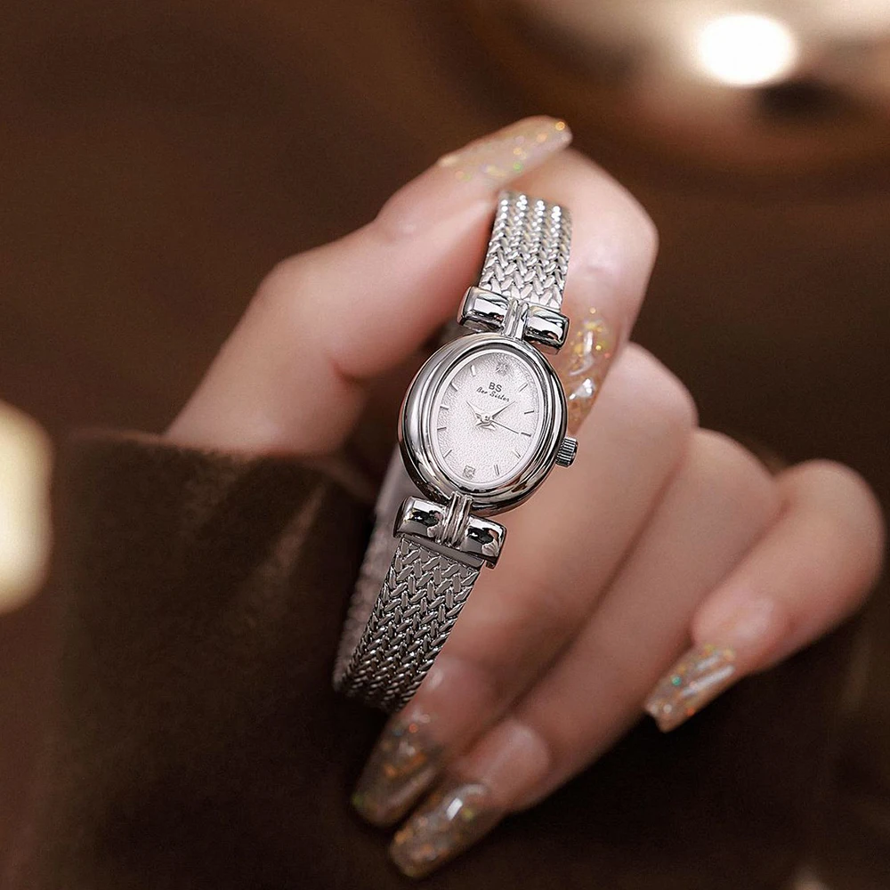 Jam Tangan Wanita Sederhana Mewah Ringan Baru Jam Tangan Wanita Temperamen Perhiasan Jam Tangan Kuarsa Wanita Klasik Modis 2025