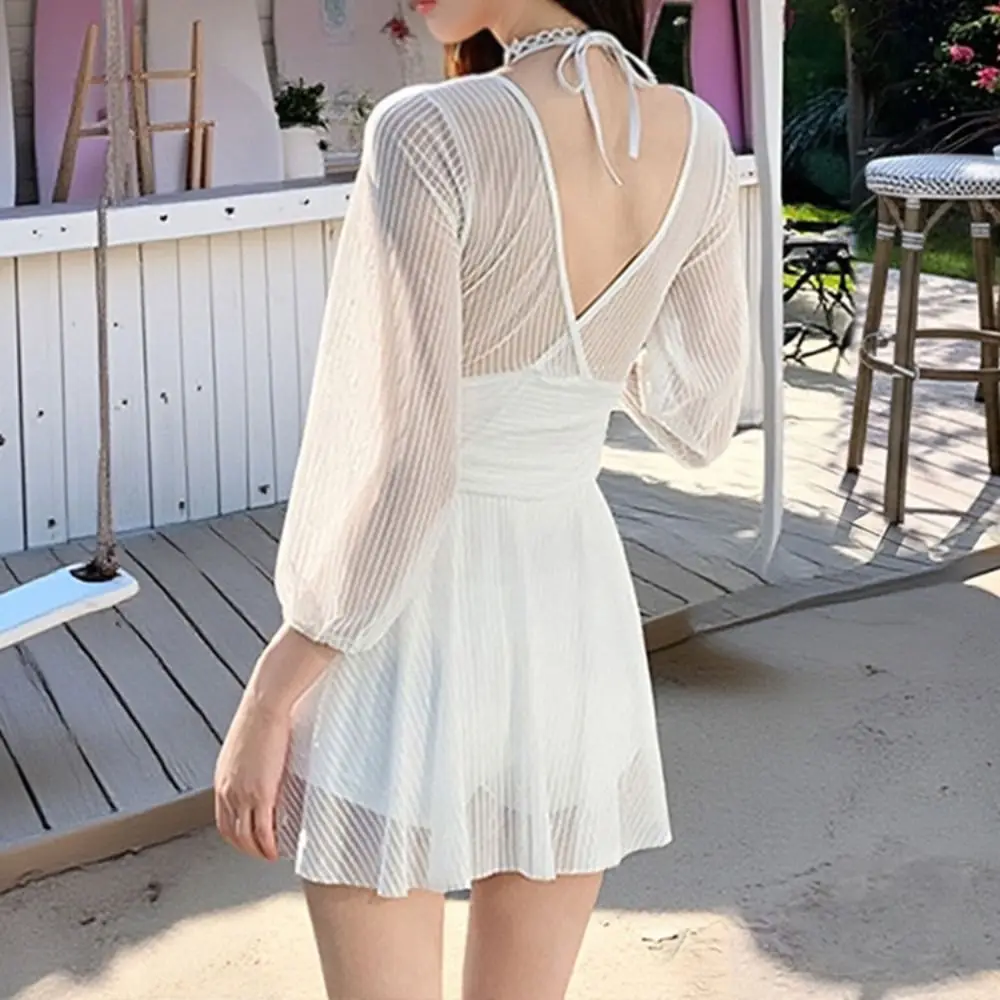 

Lace Design Women's Long Sleeve Swimsuit with Underwire V-neck Backless Vacation Swimwear Breast-gathering Slim Fit