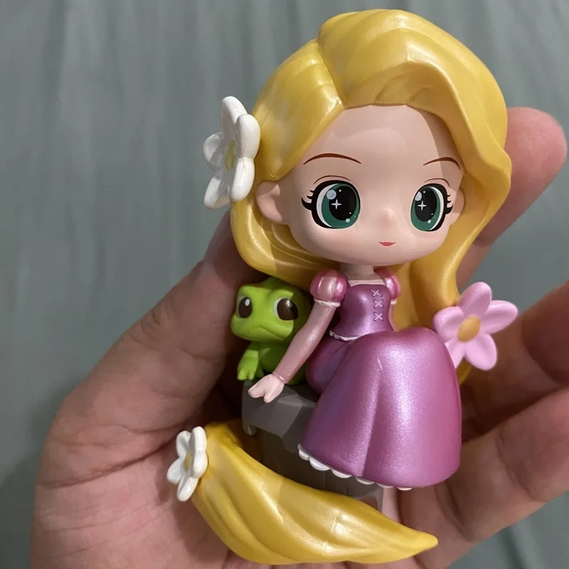 Authentic Disney Princess Fairy Tale Town Blind Box Snow White Le Pei Female Cute Handmade Desktop Car Decoration Mystery Gifts