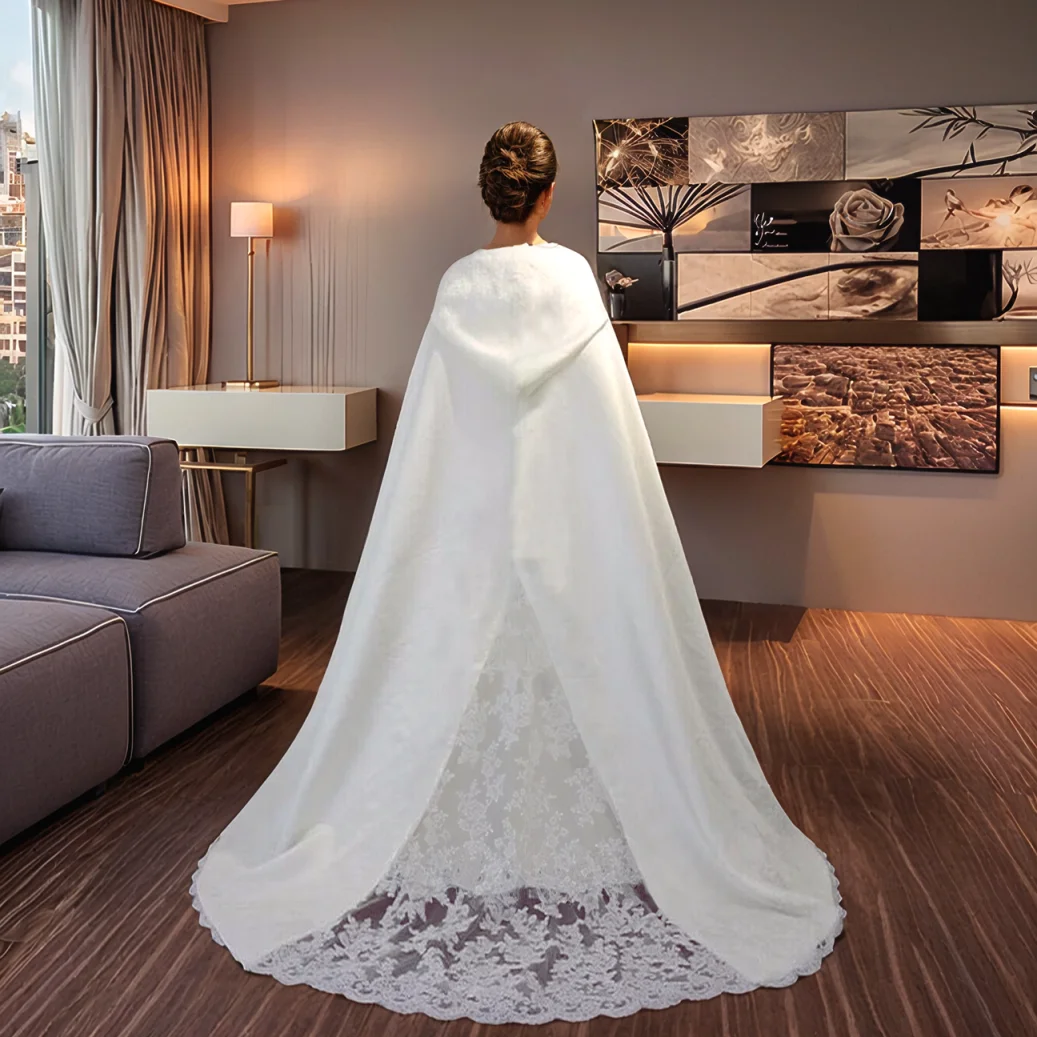 Gorgeous Wedding Customized Wraps Shawl Capes Long Train Lace Edge With Lace Appliques Bride Wedding Accessories