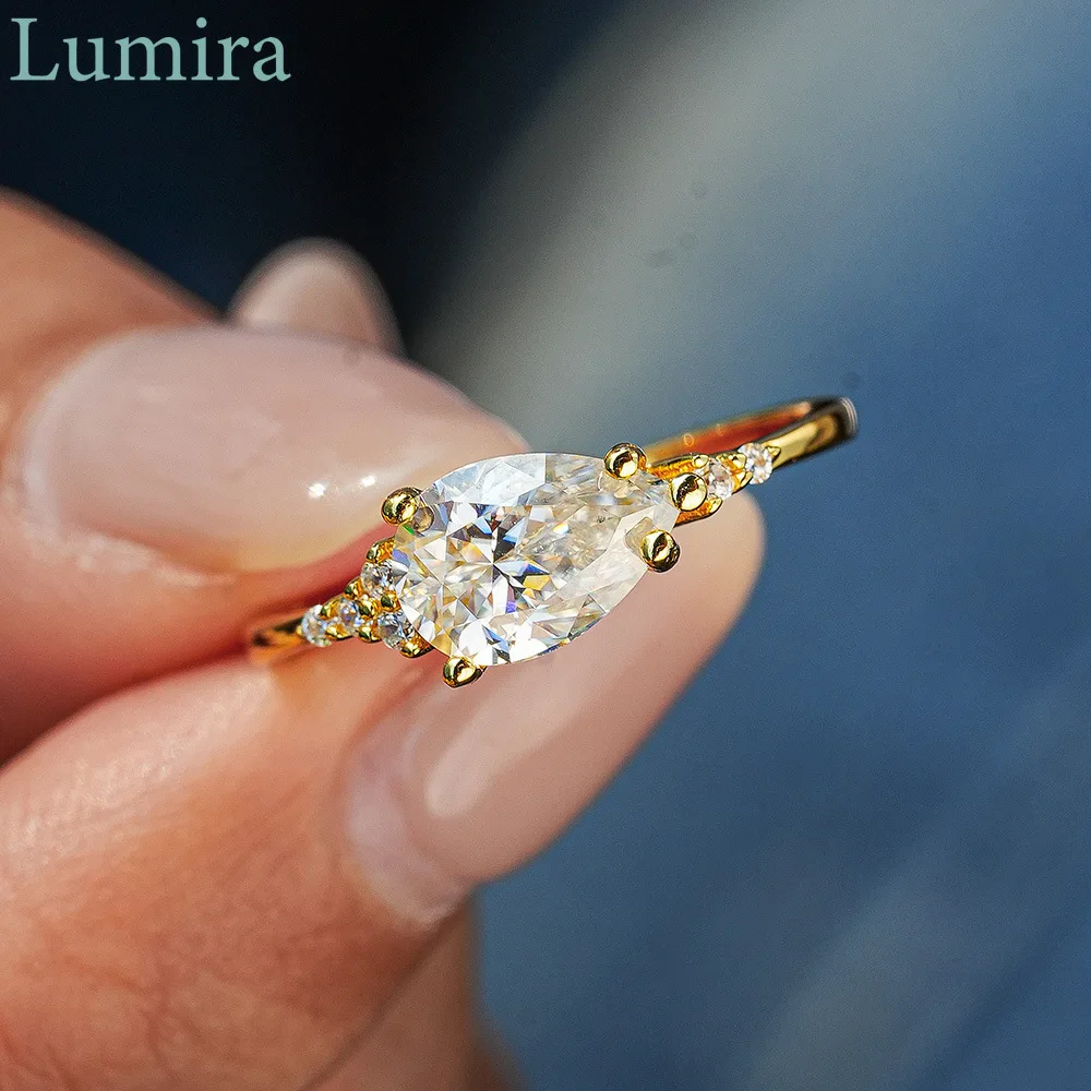 

Lumira Unique Eye-catching Waterdrop Real 18K Gold Ring with Pear-Shaped 1.5 Carat Moissanite Setting for Women Party Gifts