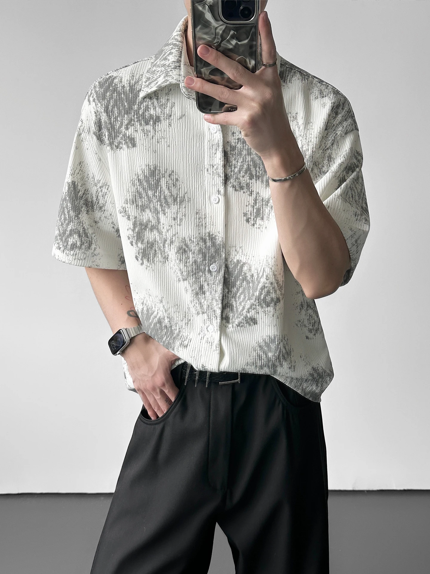 

Trendy Brand Loose ort Sve Tie Dye Beach irt Men's Summer High End Feeling irt Jaet Casual Sle Collar up Top New...