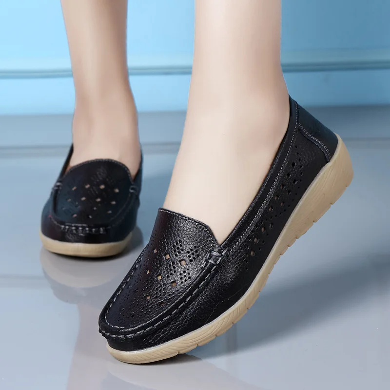 Spring Autumn Women Wedge Hollow-Out Bean Shoes Adult Soft-Soled Round-Toe Mom Nurse Shoes Lady Flat Casual Shoes  Leisure Shoes