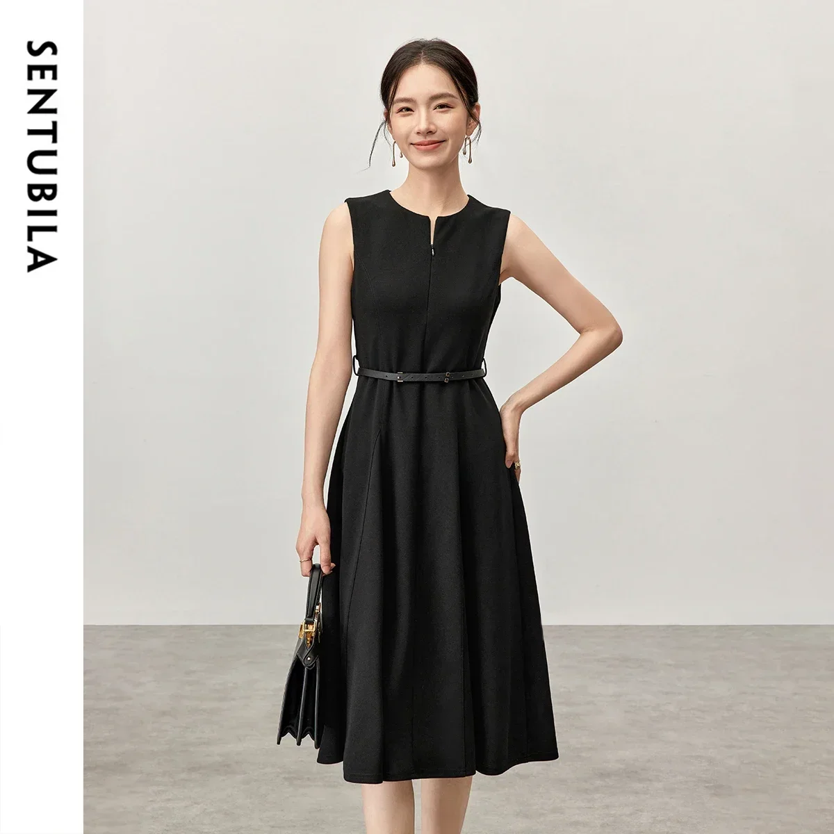 SENTUBILA Hepburn Style Dresses for Women 2024 Autumn Black A-line French Style Zipper Sleeveless Knit Long Dress 151L57383