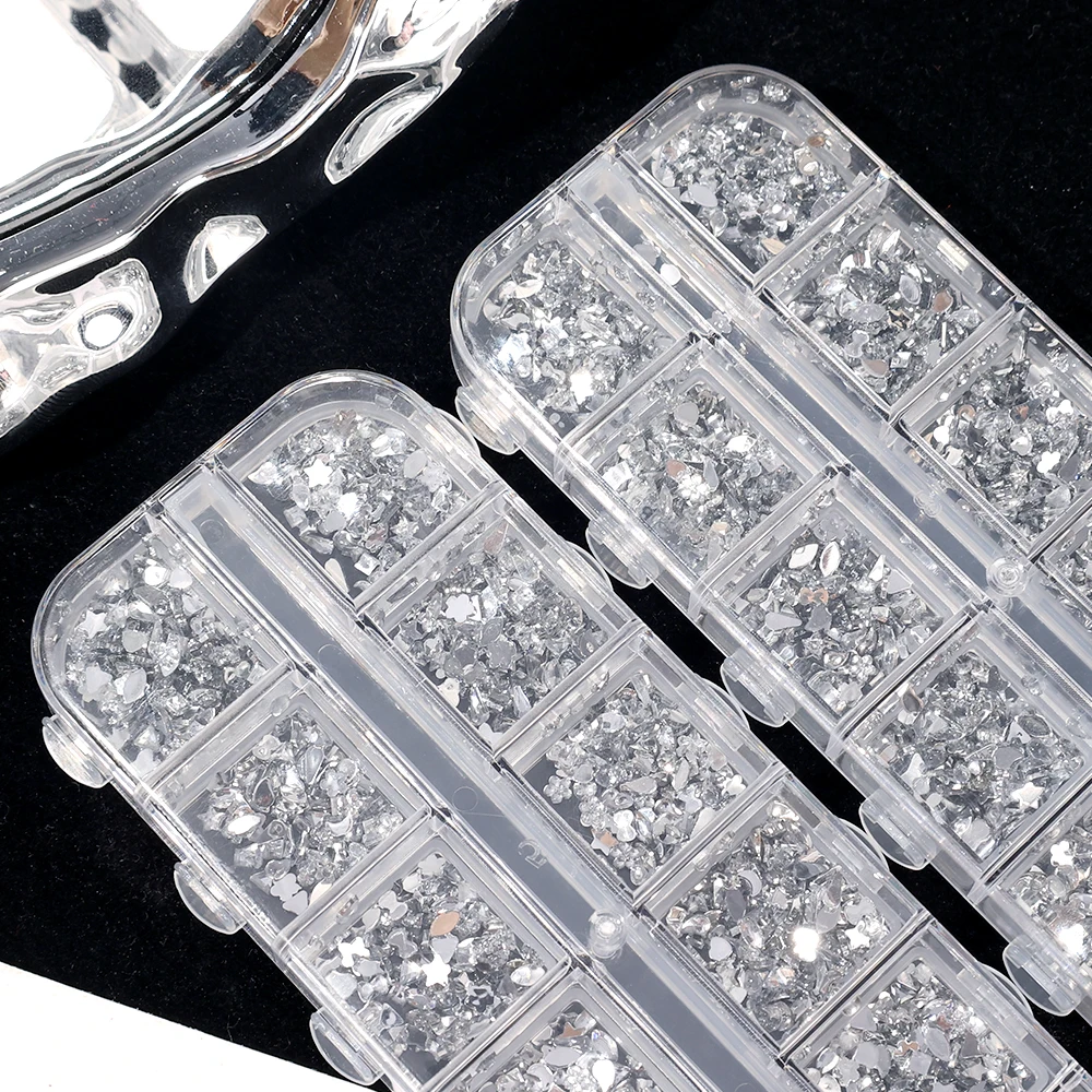 12 Gitter Mini-Nagelkunst-Strasssteine, gemischt, 3D-Acryl mit flachem Boden, Diamantfarbe, weißer Glitzerstein, Maniküre-Dekorationszubehör