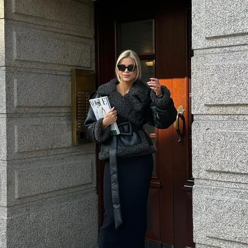 2025 Winter New Lady Commuter Streetwear Vintage Black Lamb Wool Jacket Lapel Long Sleeves Thick Warm Coats Lace Up Casual Coat