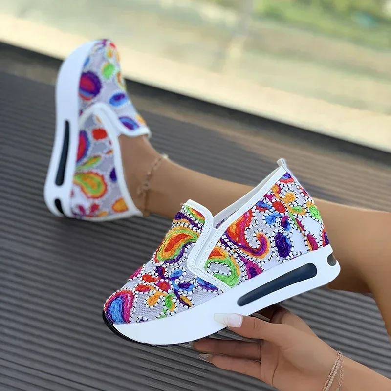 2024 Vrouwen Lente Herfst Ronde Neus Bloemenpatroon Borduurwerk Mesh Sneakers Sport Vrijetijdsschoenen