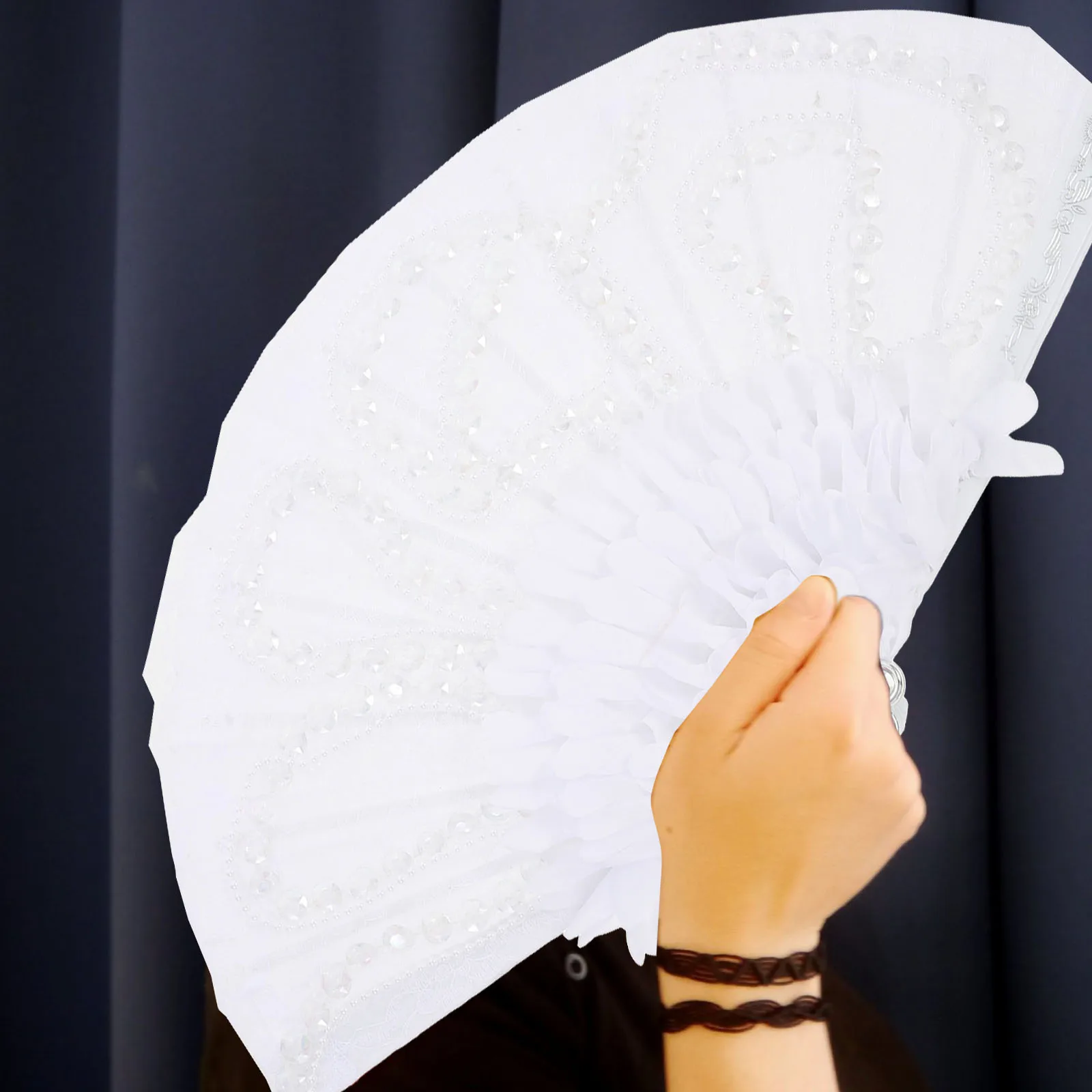 

Fan Eye-catching Chinese Style Retro Plastics Western Plume Folding Adornment Hand Held Foldable Dancing Novel Design