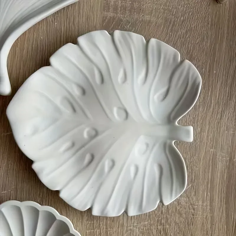 Leaf Saucer Mold Storage Plate Tree Leaf Saucer Silicone DIY Crystal Epoxy Mould for Christmas Candy Storage