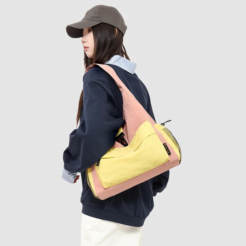 

2026 Spring New Tote Bag High End Commuter Color Block Fashion Casual Large Capacity Shoulder Bag for Women