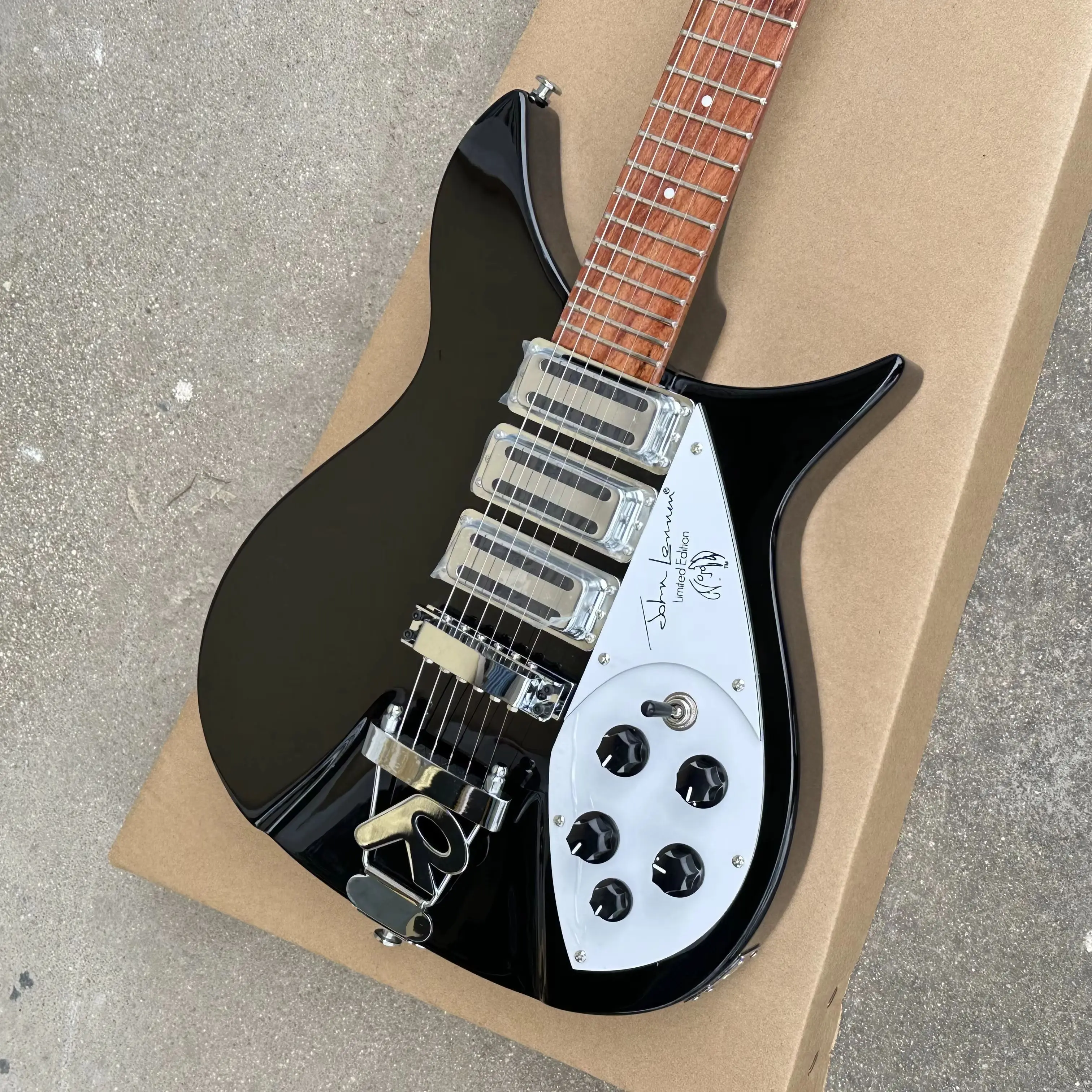 High Quality 325 Electric Guitar With R Tail Bridge 3 Pickups Black Color 20.75 
