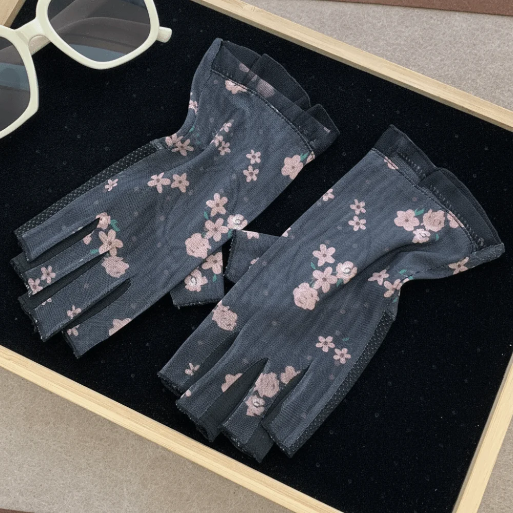 Silicone Anti Slip Half-Finger Gloves Thin Lace Mesh Driving Gloves Sunscreen Accessories Floral Printed Touchscreen Mittens