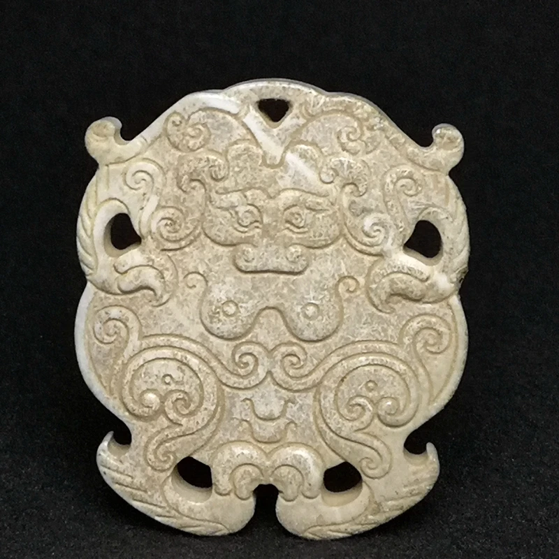 1919 Antique art Size 1.8 Inch China Old Dynasty Jade Carved ox Head Pi Xiu Beast Yubi Yu Bi Amulet Pendant Collection