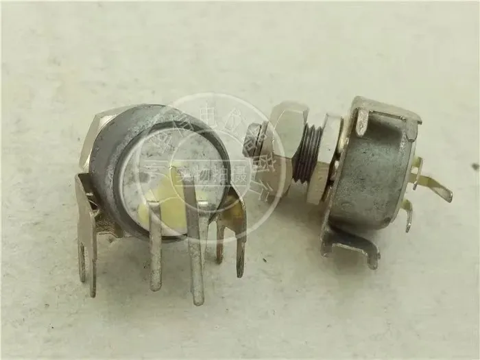 220ka 20% ceramic single potentiometer, shaft diameter 4 mm with fixed foot, stem length 13 mm ﻿