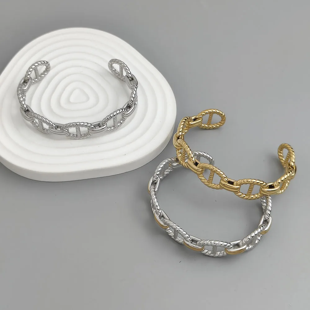 

Original integrated molded hollow gold-plated stainless steel women's bracelet, waterproof and rust-free, couple bracelet